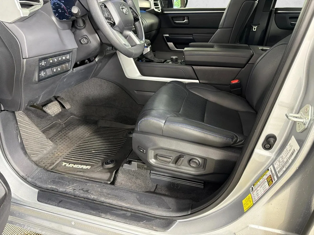 2023 Toyota Tundra Platinum Hybrid thumbnail 10