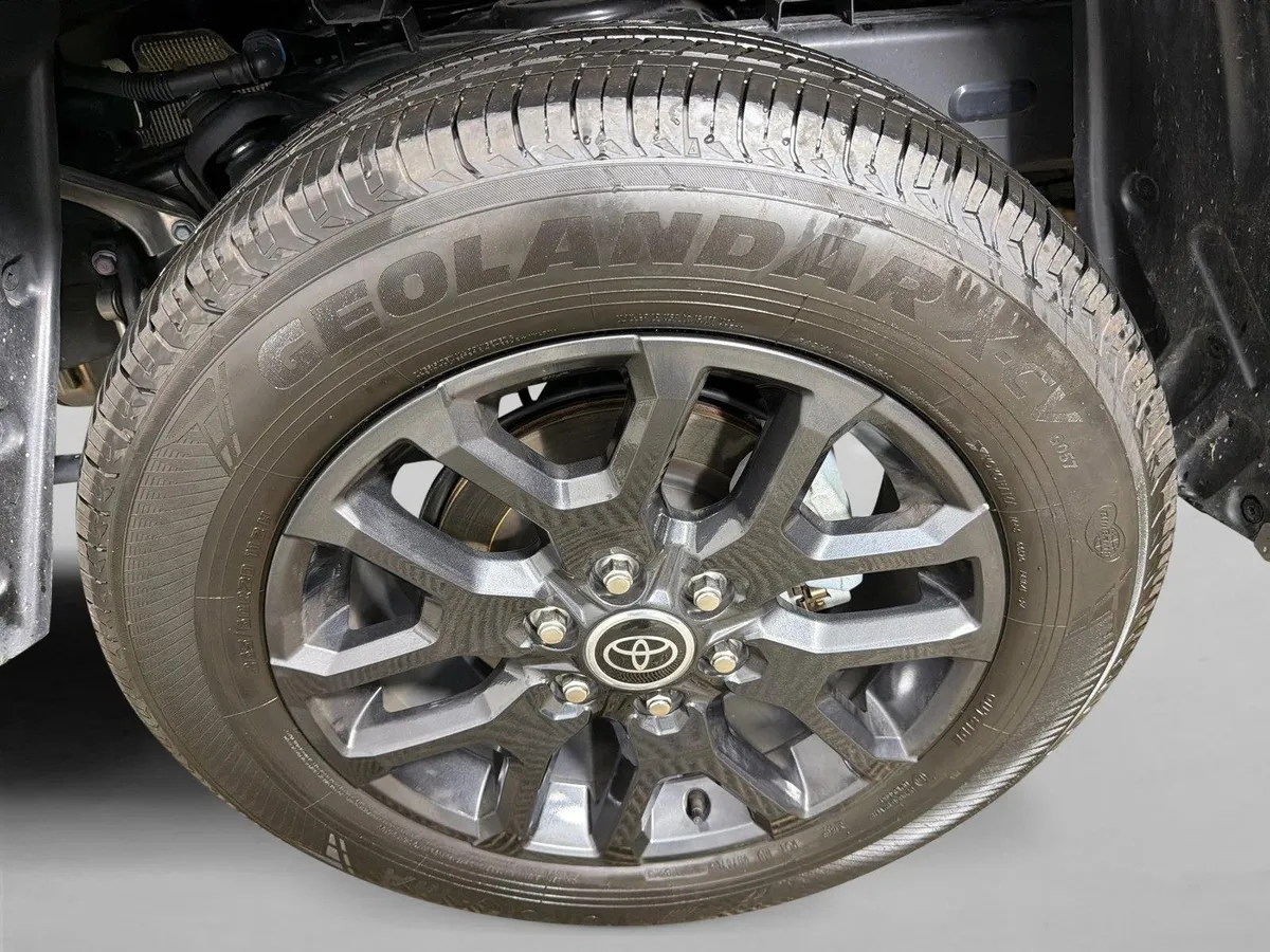 2023 Toyota Tundra Platinum Hybrid thumbnail 20