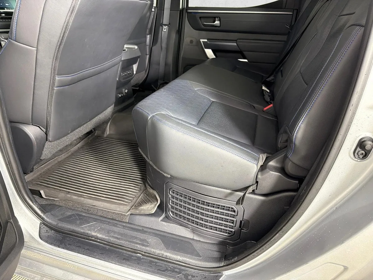 2023 Toyota Tundra Platinum Hybrid thumbnail 21
