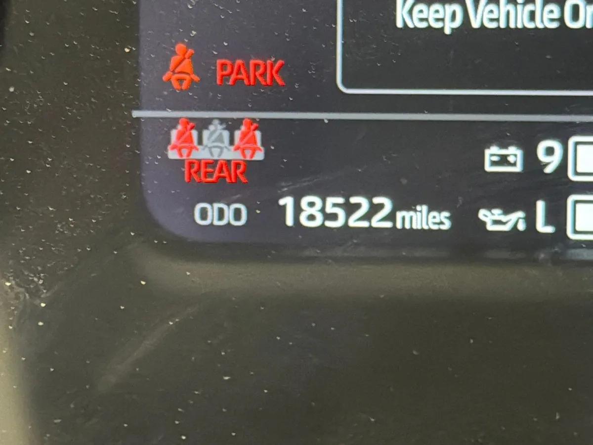 2023 Toyota Tundra Platinum Hybrid thumbnail 28