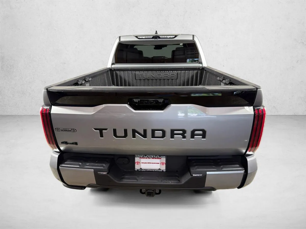 2023 Toyota Tundra Platinum Hybrid thumbnail 5