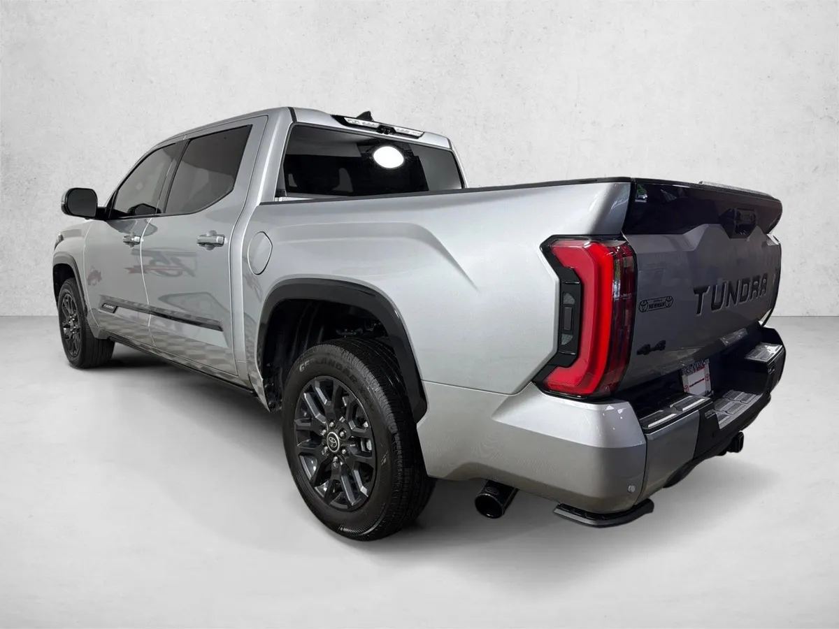 2023 Toyota Tundra Platinum Hybrid thumbnail 6