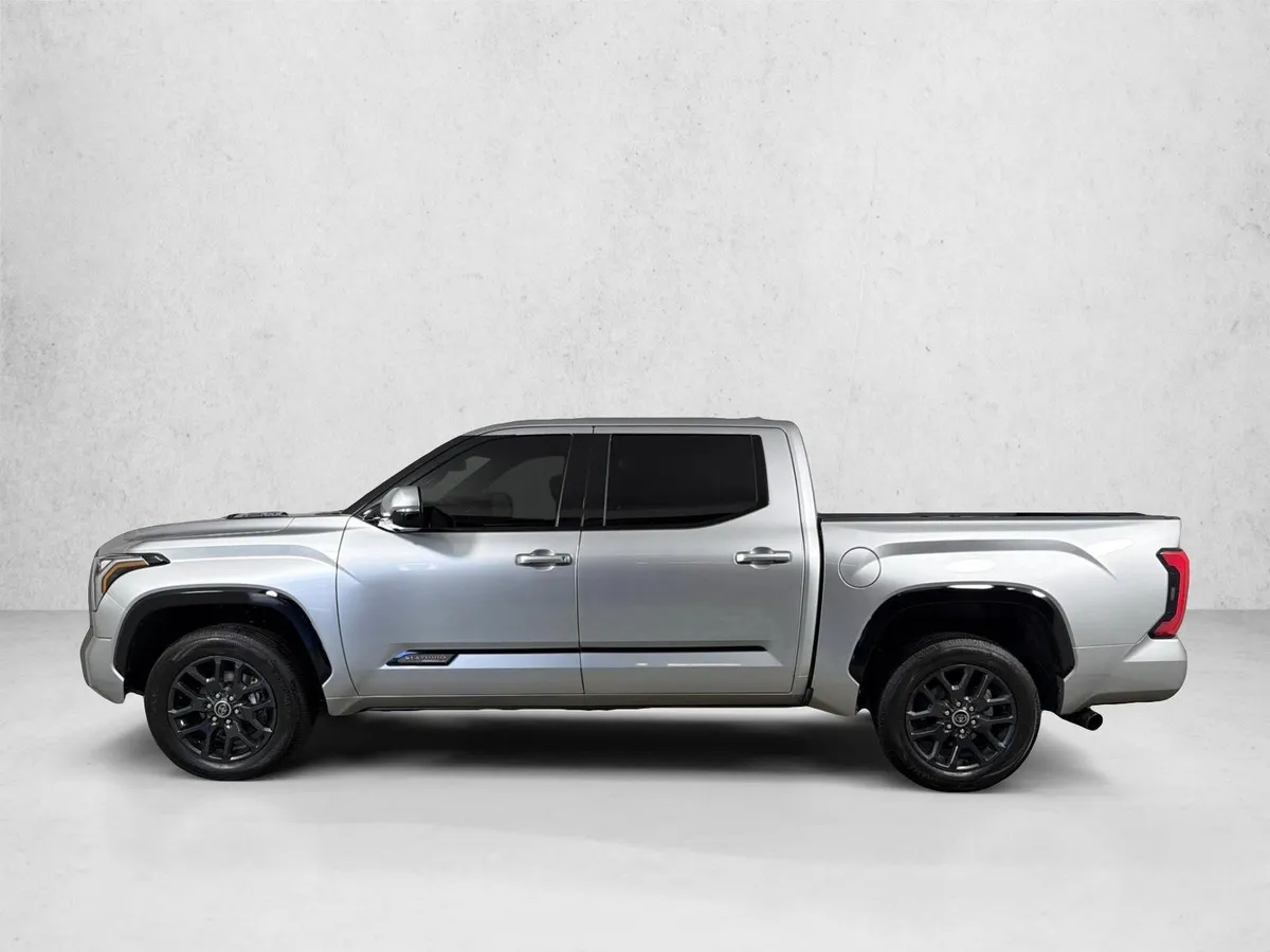 2023 Toyota Tundra Platinum Hybrid thumbnail 7
