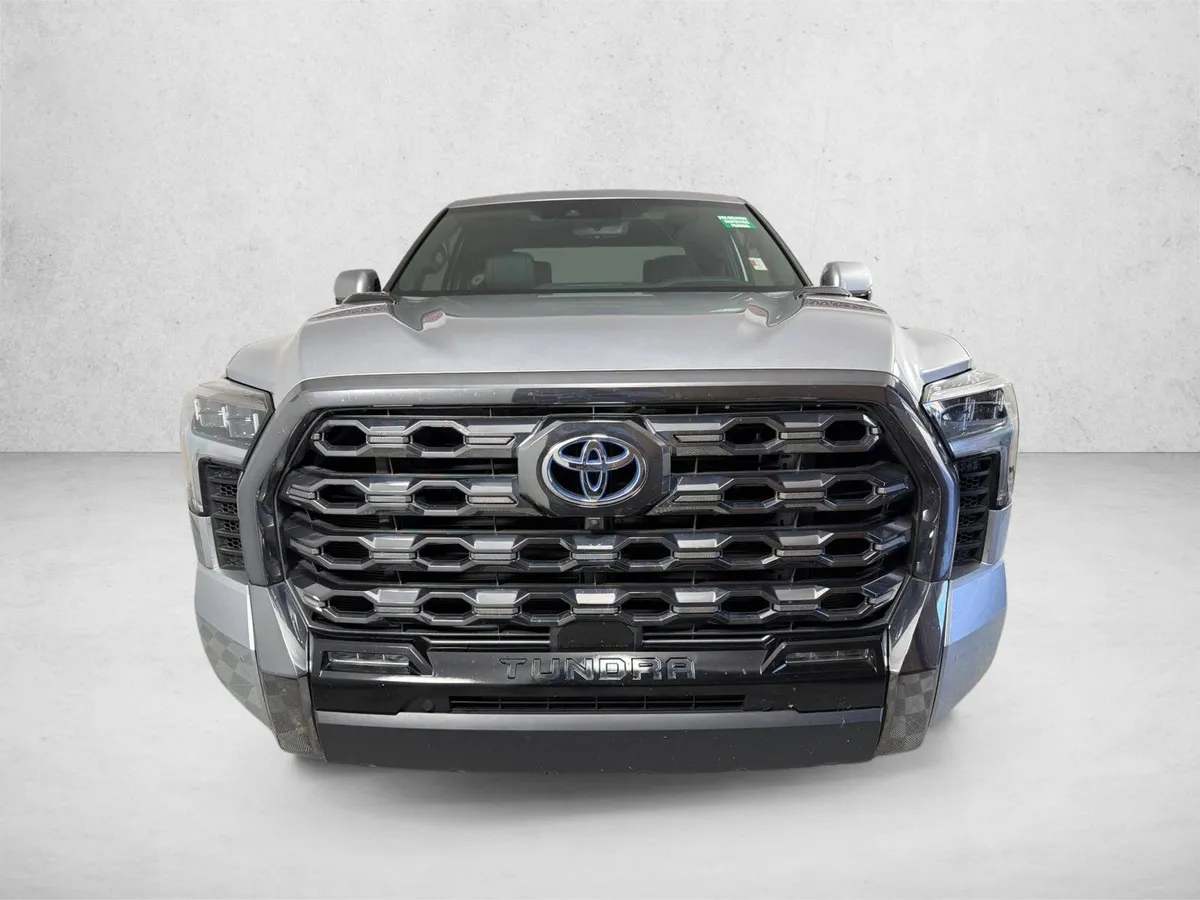 2023 Toyota Tundra Platinum Hybrid thumbnail 9