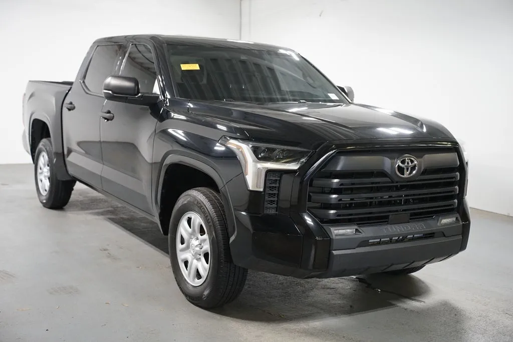 2023 Toyota Tundra SR thumbnail 3
