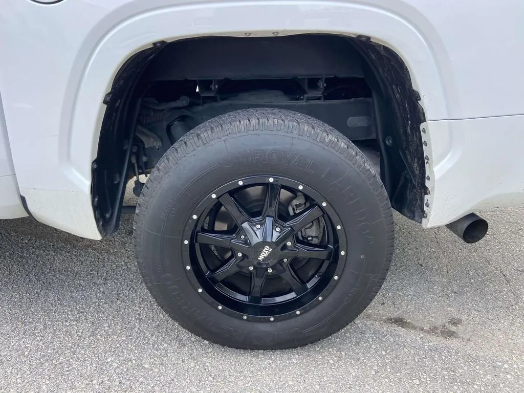 2023 Toyota Tundra SR thumbnail 10