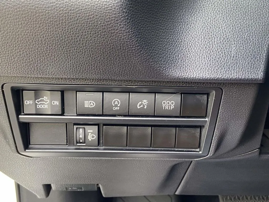 2023 Toyota Tundra SR thumbnail 26