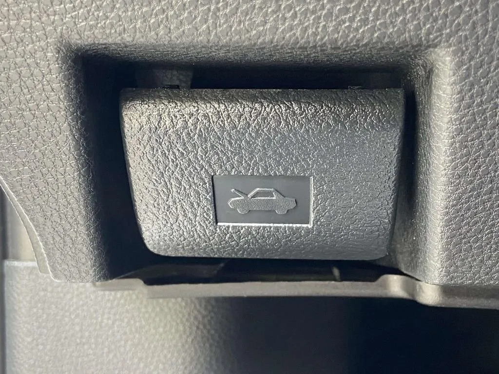 2023 Toyota Tundra SR thumbnail 27