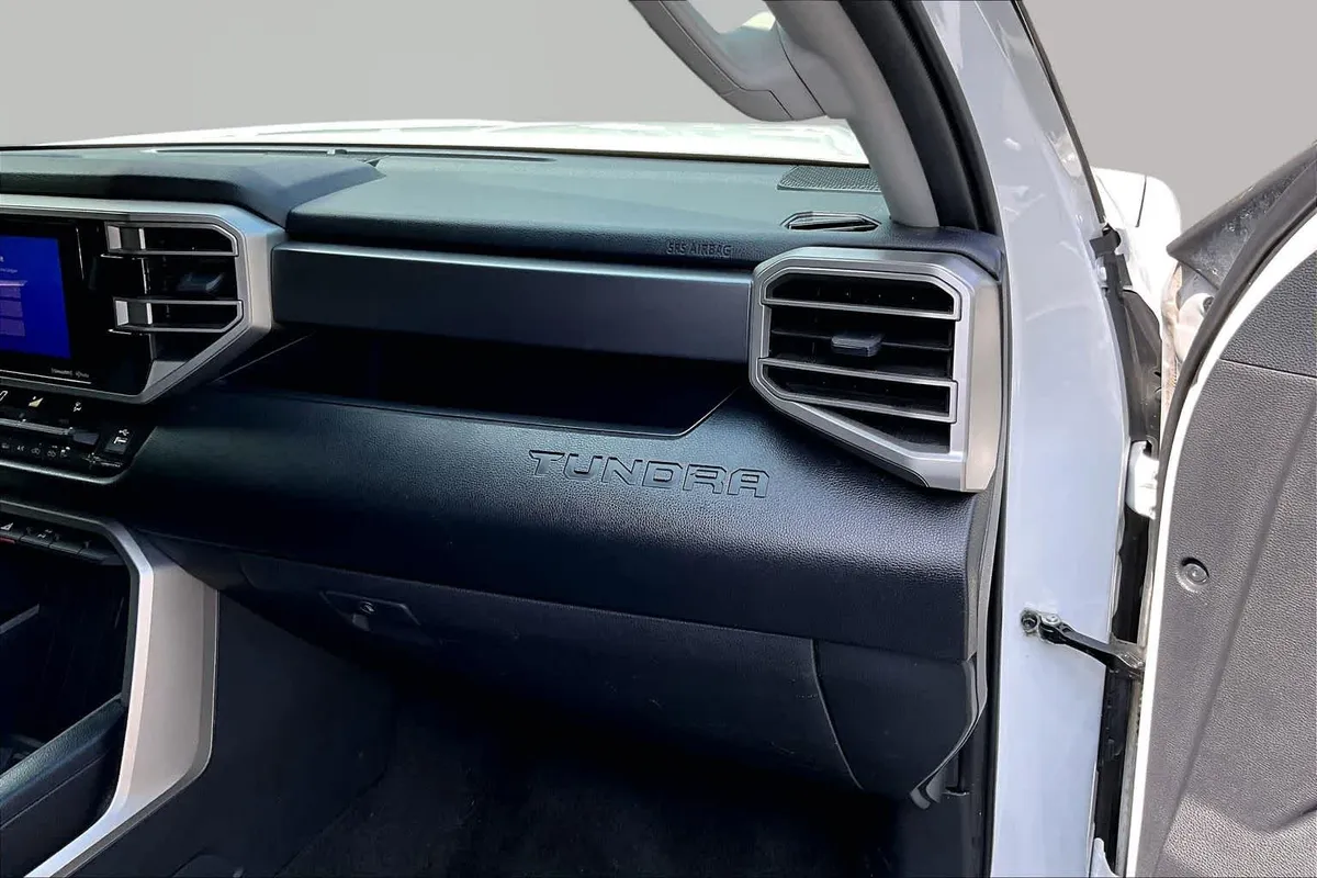 2023 Toyota Tundra SR5 thumbnail 18