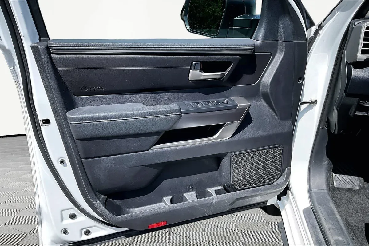 2023 Toyota Tundra SR5 thumbnail 21