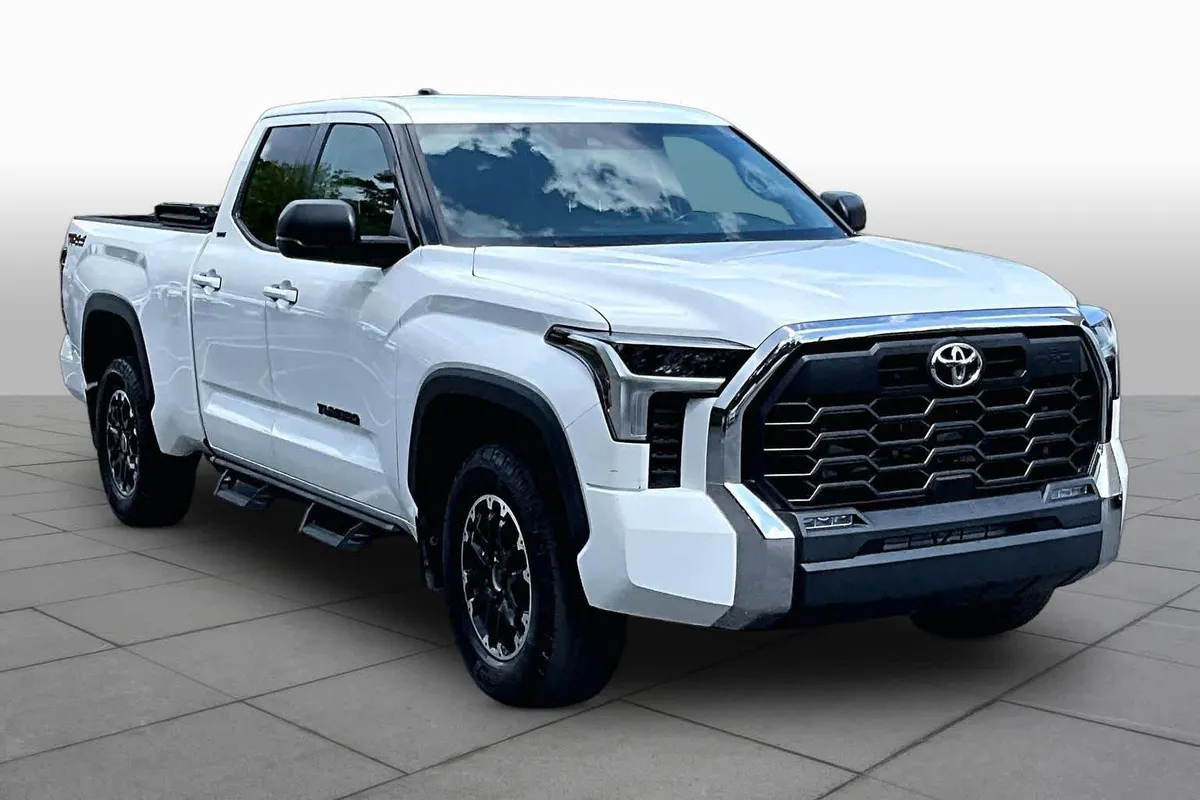 2023 Toyota Tundra SR5 thumbnail 3