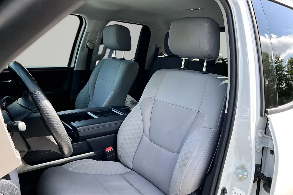 2023 Toyota Tundra SR5 thumbnail 8