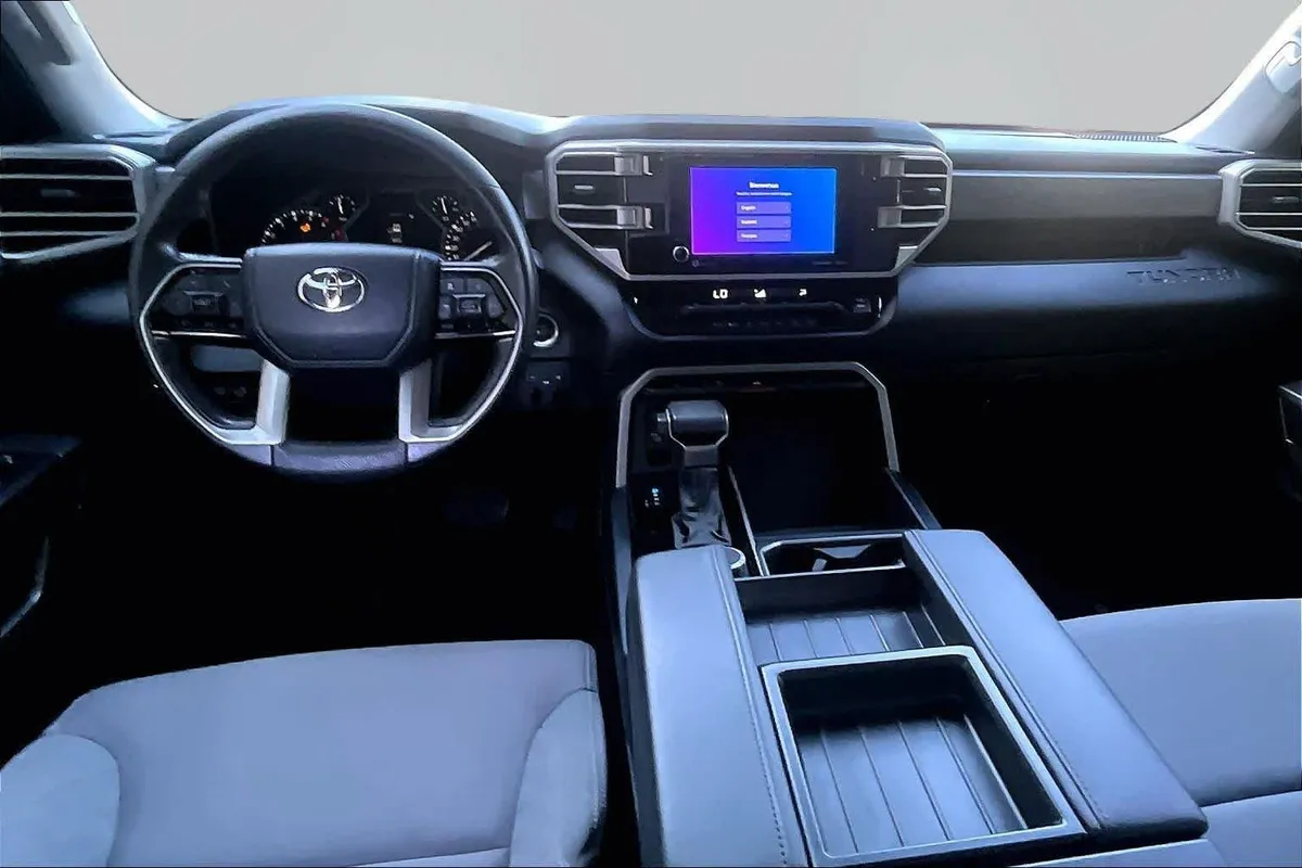 2023 Toyota Tundra SR5 thumbnail 16