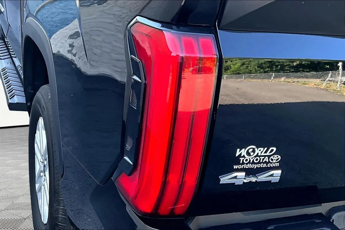 2023 Toyota Tundra SR5 thumbnail 29