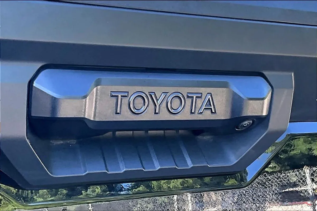 2023 Toyota Tundra SR5 thumbnail 31