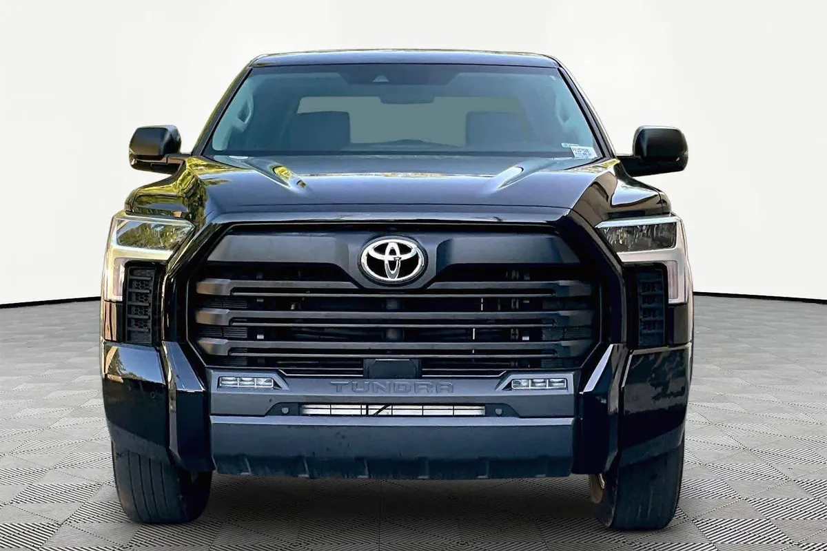 2023 Toyota Tundra SR5 thumbnail 4