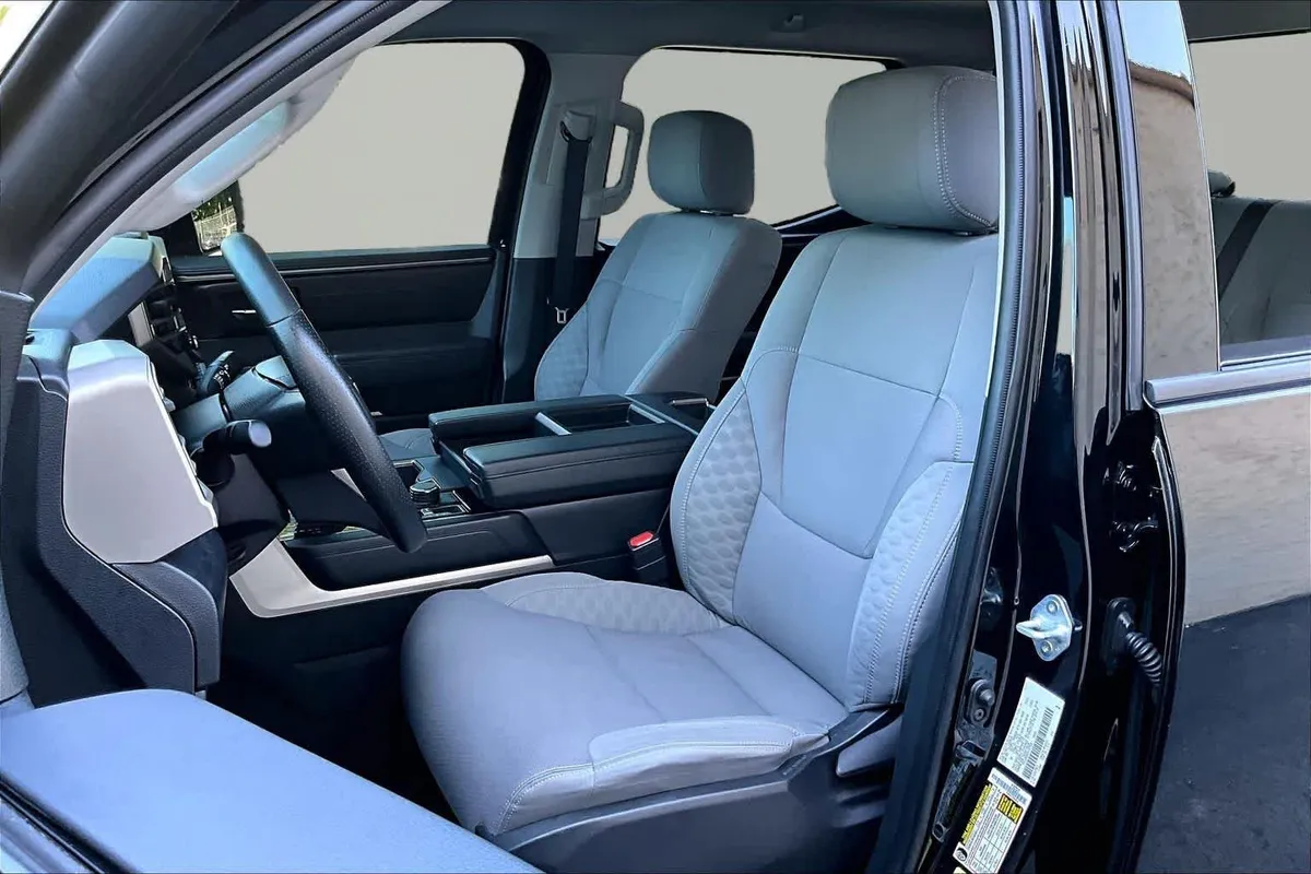 2023 Toyota Tundra SR5 thumbnail 8