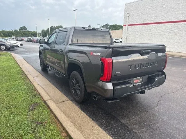 2023 Toyota Tundra SR5 thumbnail 5