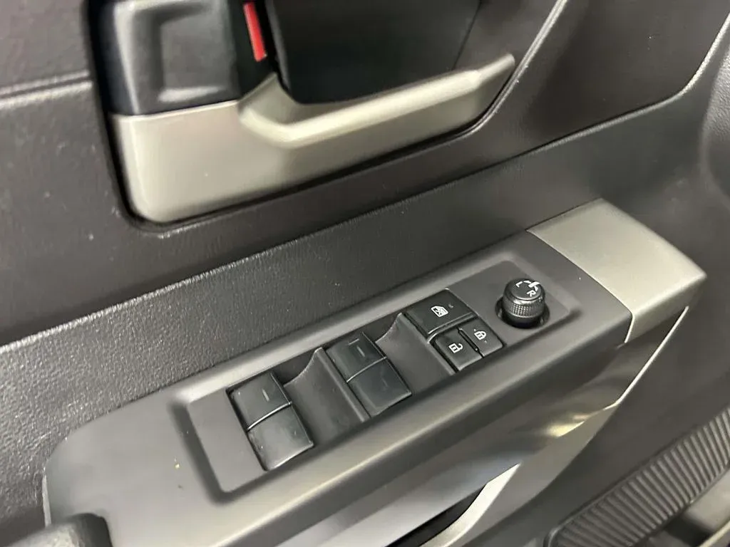 2023 Toyota Tundra SR5 thumbnail 16
