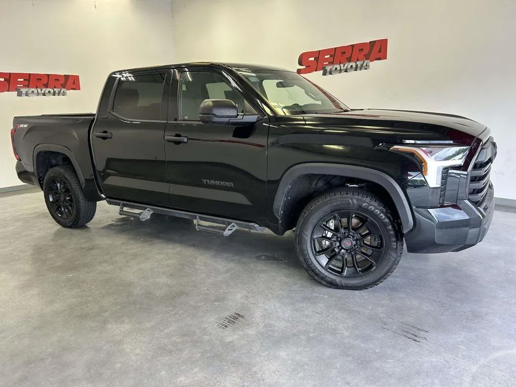 2023 Toyota Tundra SR5 thumbnail 2