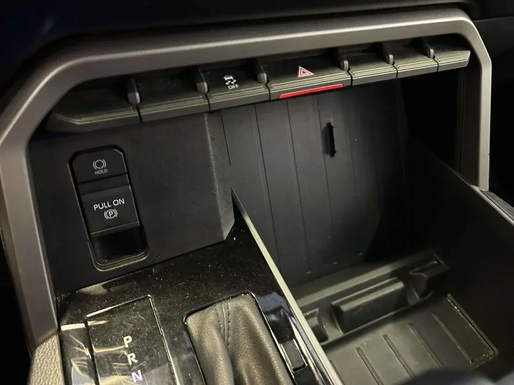 2023 Toyota Tundra SR5 thumbnail 22
