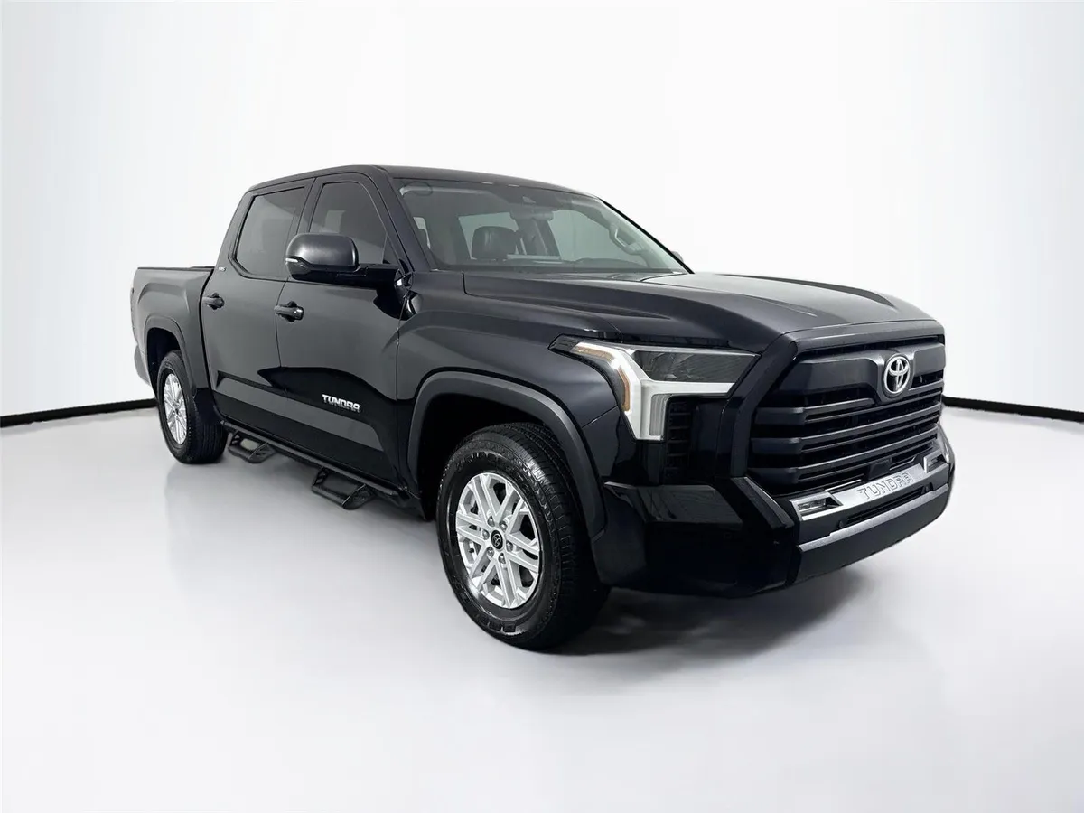 2023 Toyota Tundra SR5 thumbnail 10