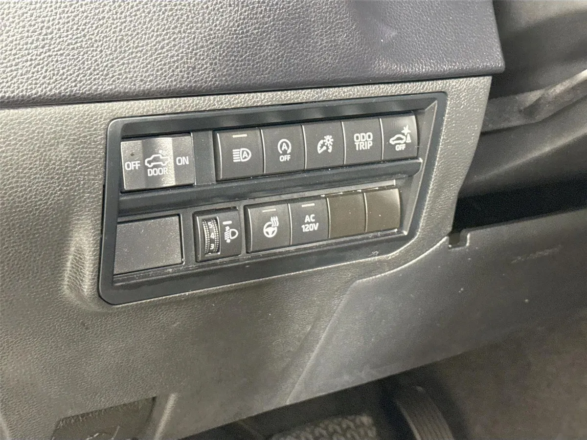 2023 Toyota Tundra SR5 thumbnail 16