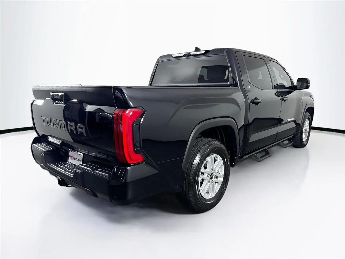 2023 Toyota Tundra SR5 thumbnail 2