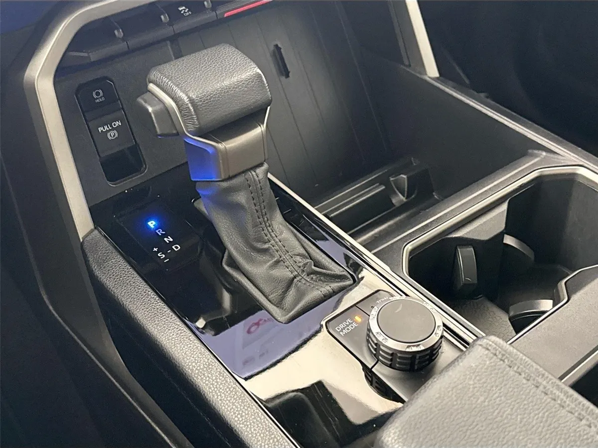 2023 Toyota Tundra SR5 thumbnail 26