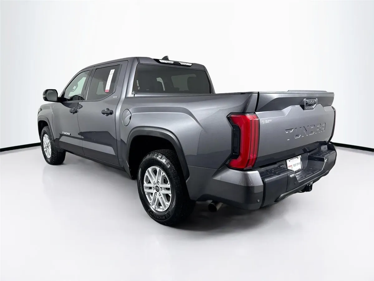 2023 Toyota Tundra SR5 thumbnail 12