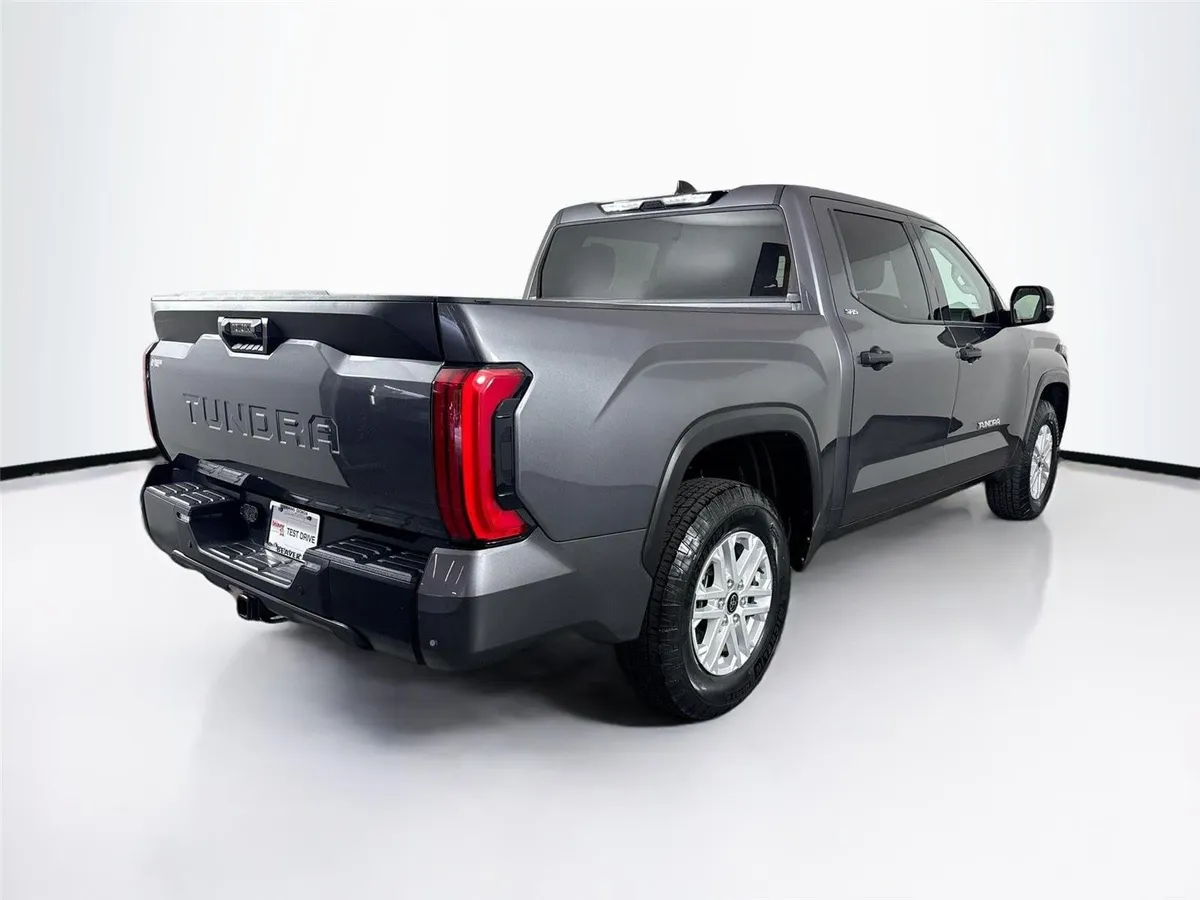 2023 Toyota Tundra SR5 thumbnail 2