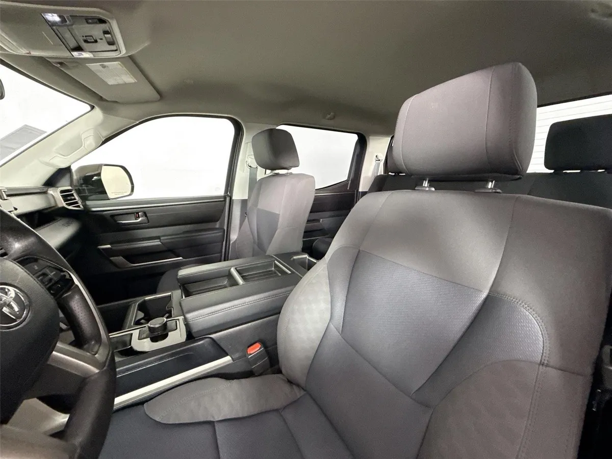 2023 Toyota Tundra SR5 thumbnail 3