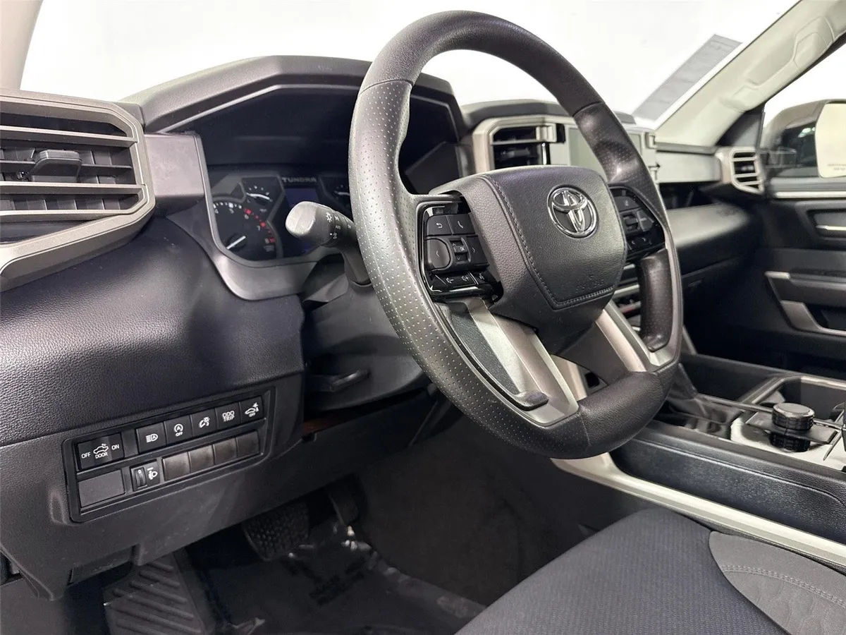 2023 Toyota Tundra SR5 thumbnail 4