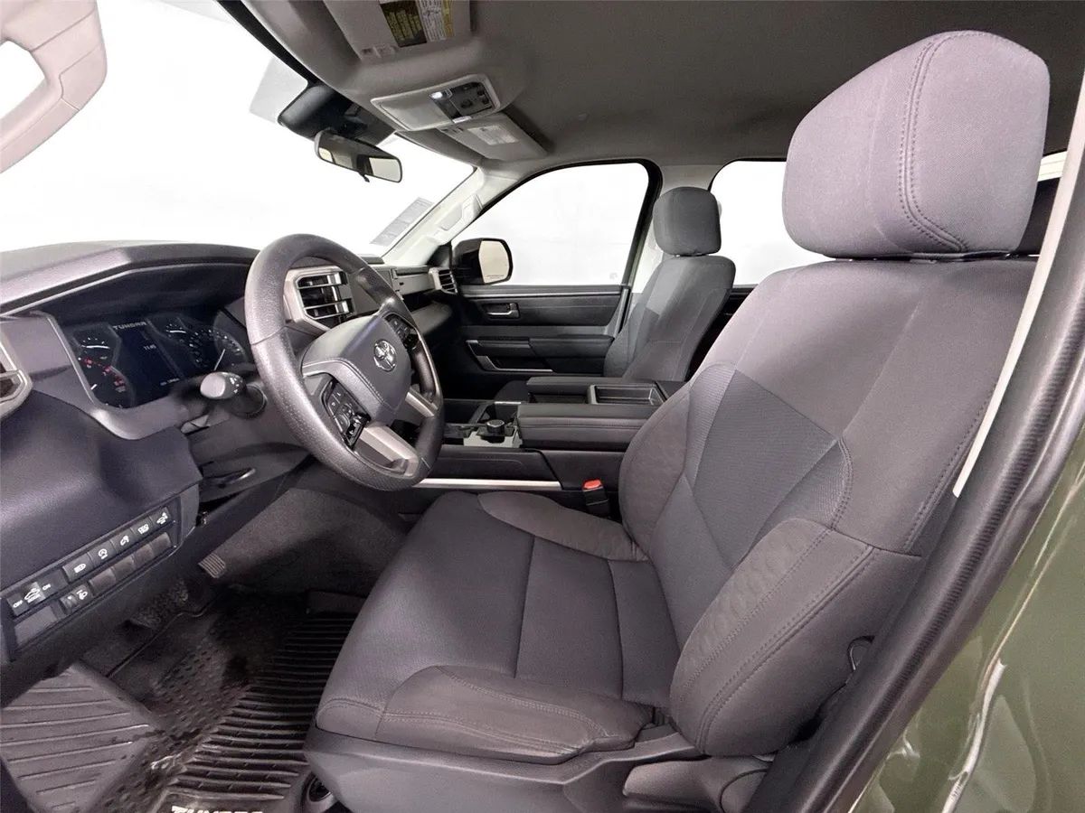 2023 Toyota Tundra SR5 thumbnail 3