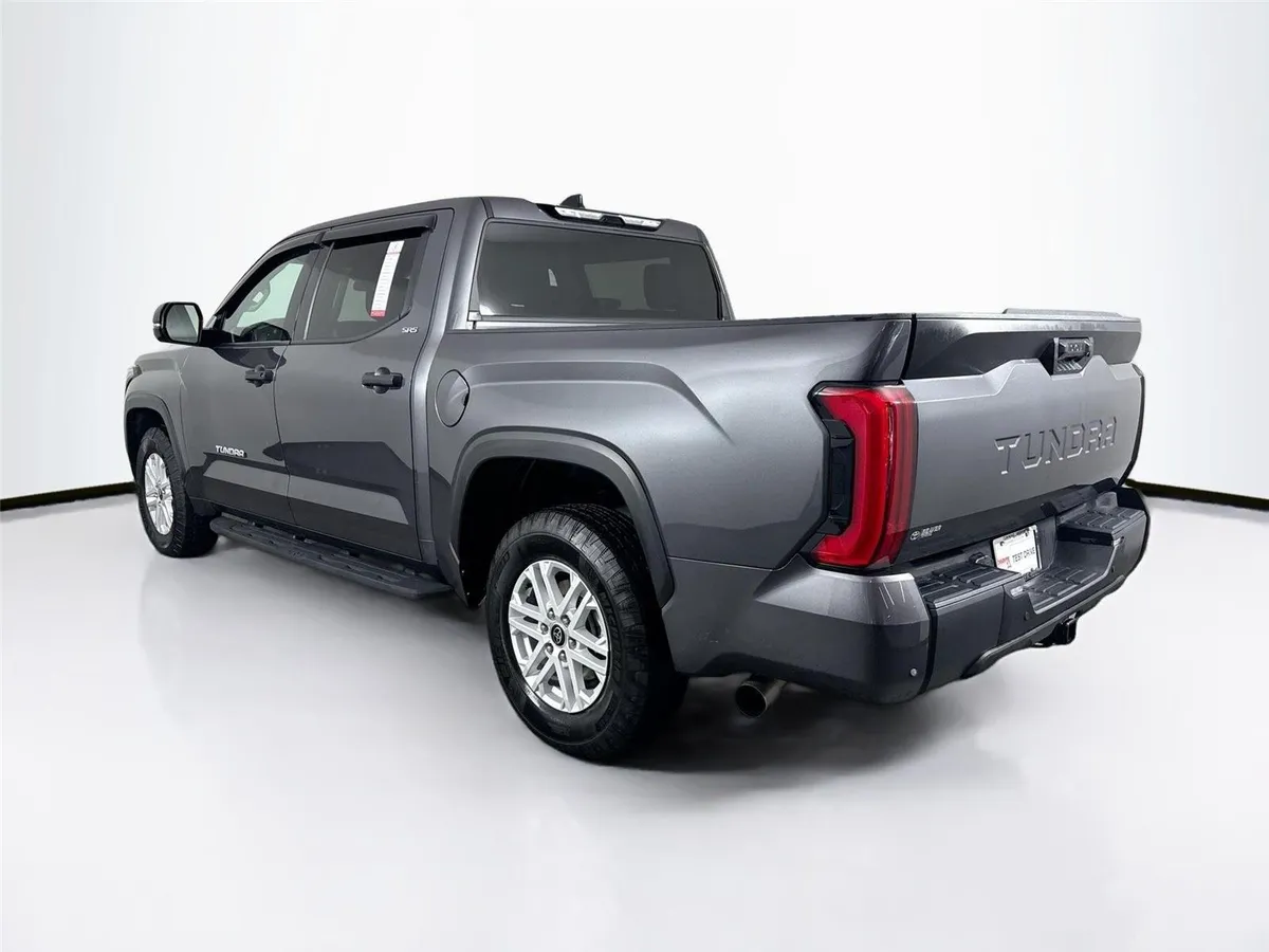 2023 Toyota Tundra SR5 thumbnail 12