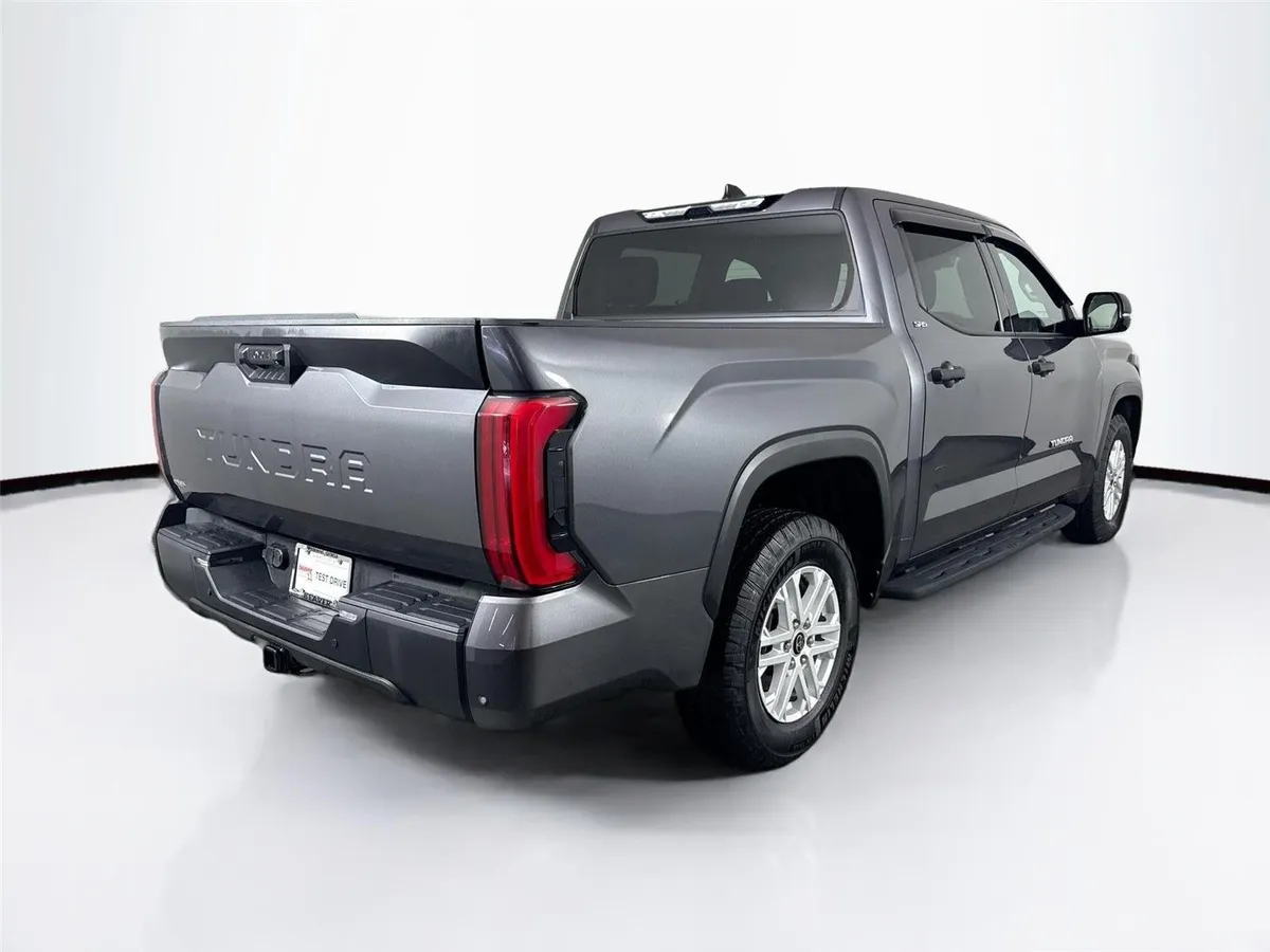 2023 Toyota Tundra SR5 thumbnail 2