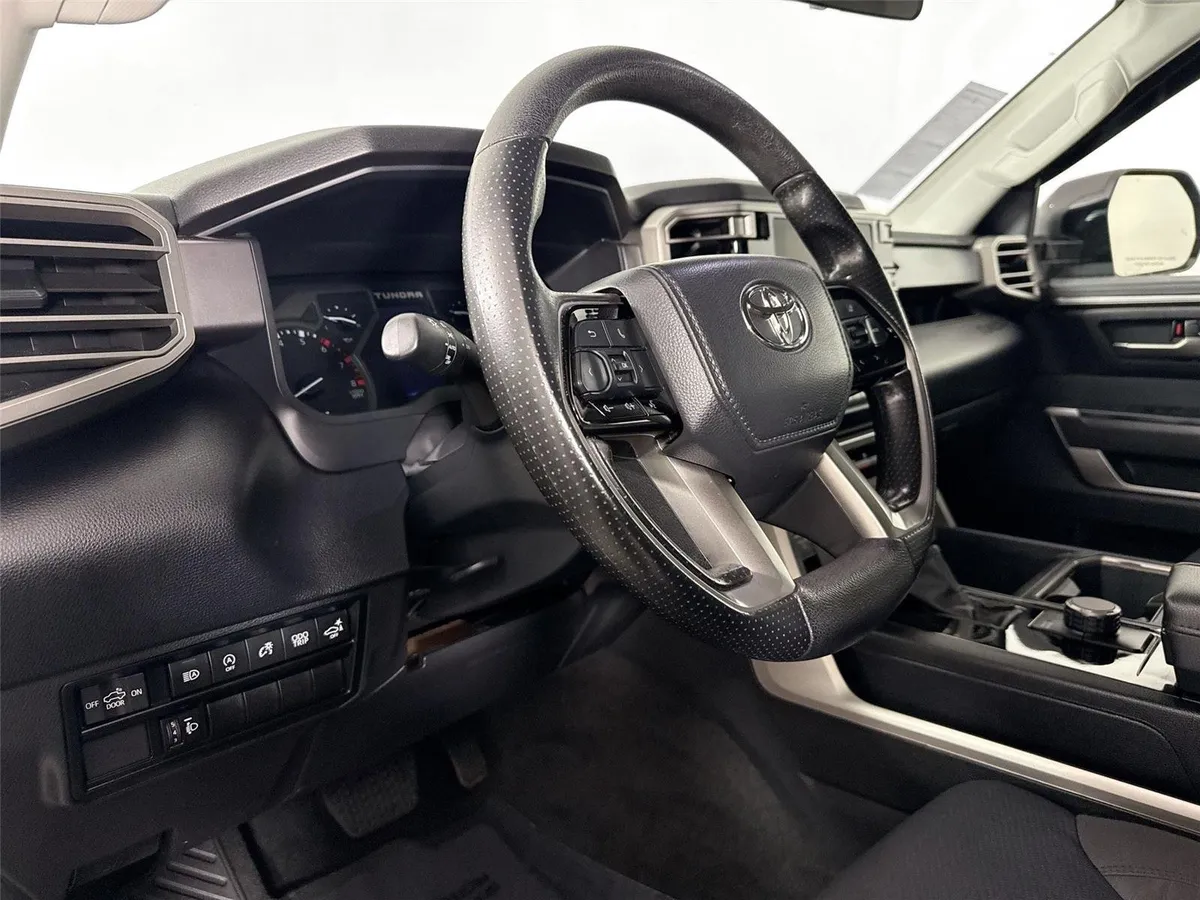 2023 Toyota Tundra SR5 thumbnail 4