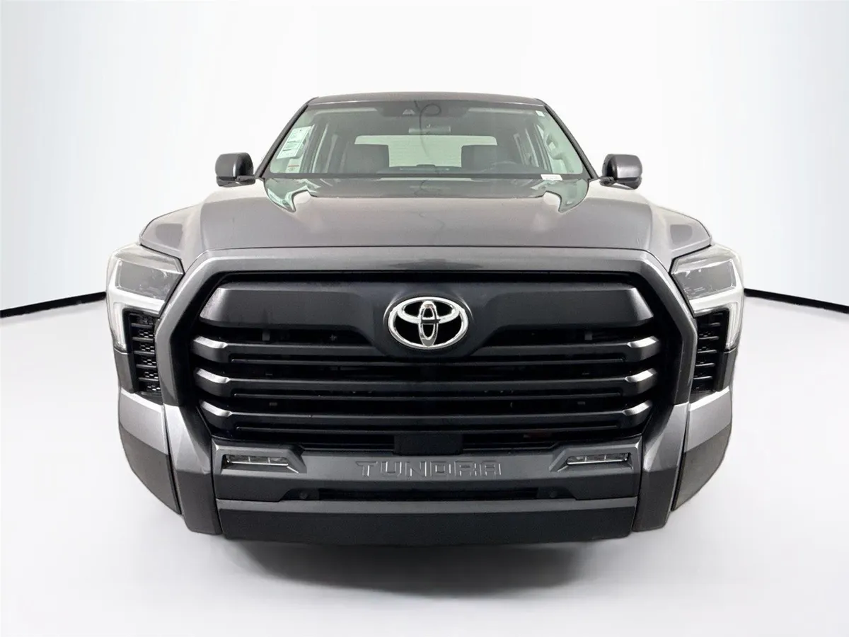 2023 Toyota Tundra SR5 thumbnail 8