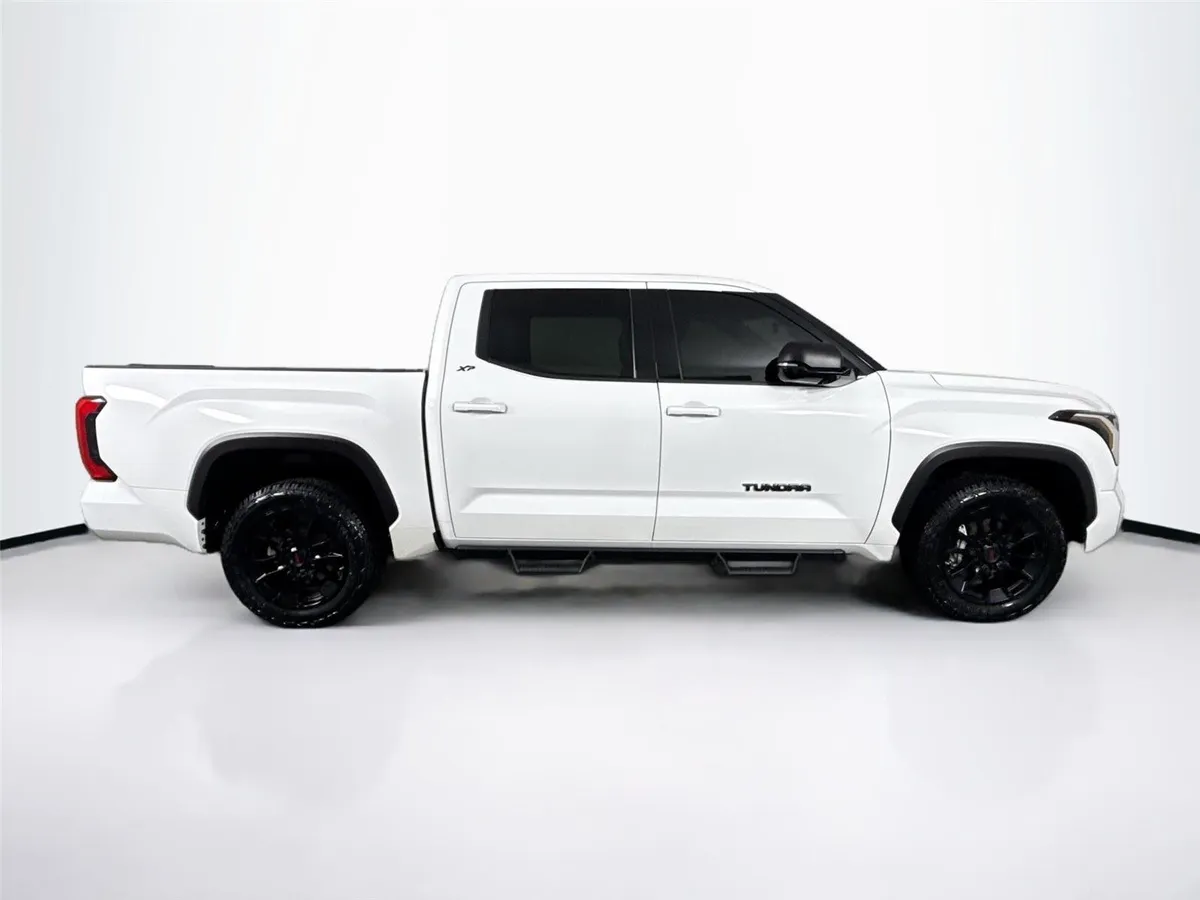 2023 Toyota Tundra SR5 thumbnail 11