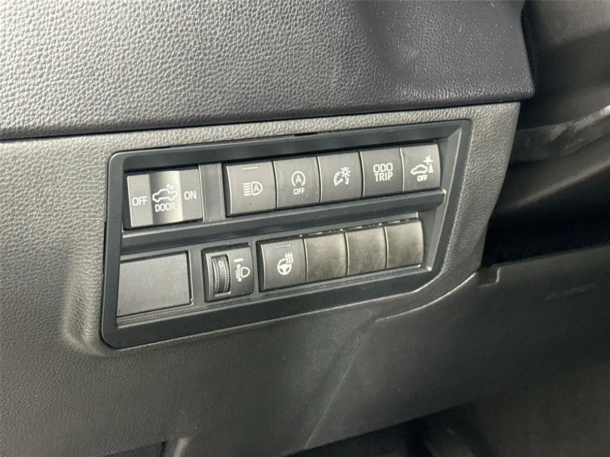2023 Toyota Tundra SR5 thumbnail 16