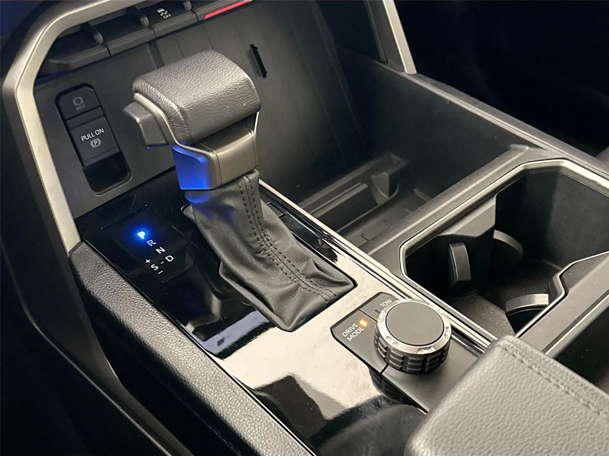 2023 Toyota Tundra SR5 thumbnail 25