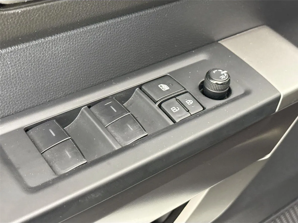 2023 Toyota Tundra SR5 thumbnail 26