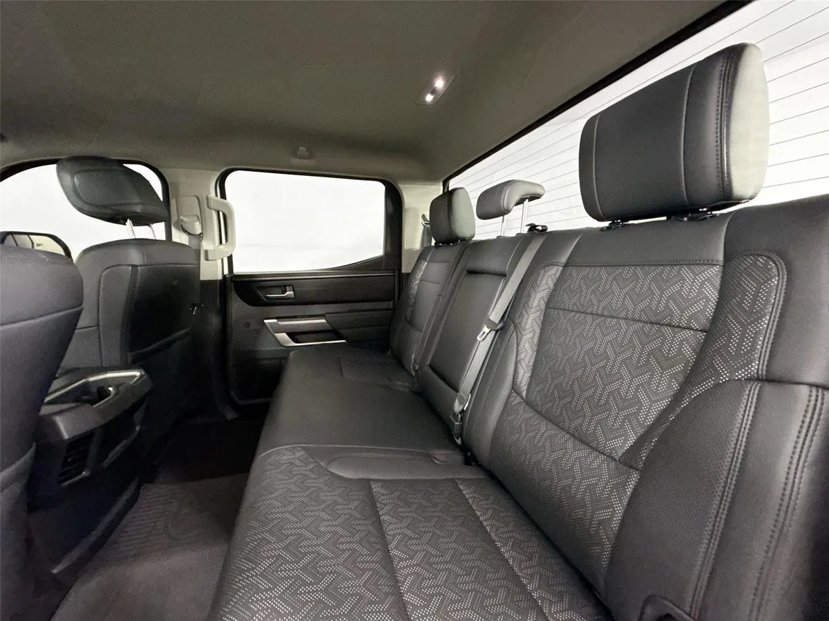 2023 Toyota Tundra SR5 thumbnail 28