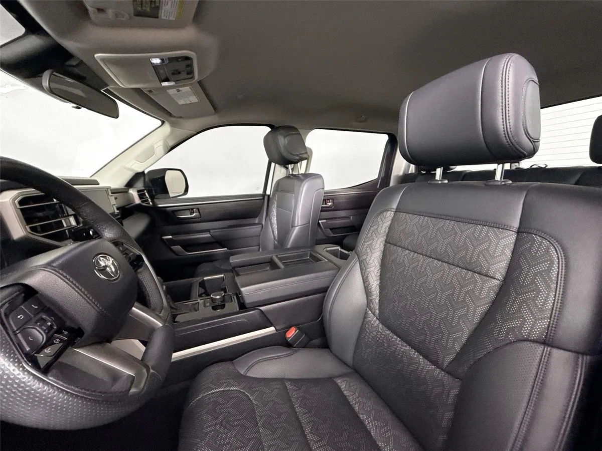 2023 Toyota Tundra SR5 thumbnail 3