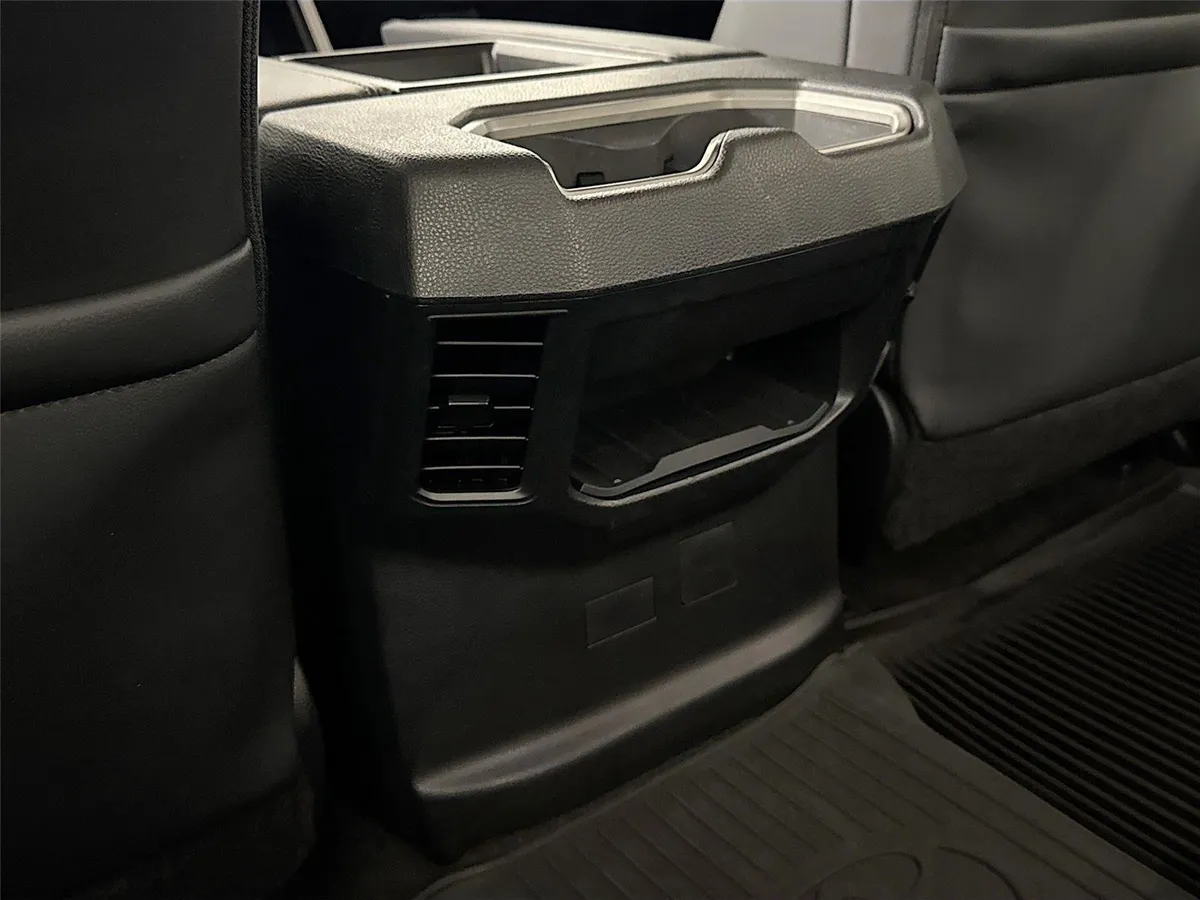 2023 Toyota Tundra SR5 thumbnail 33