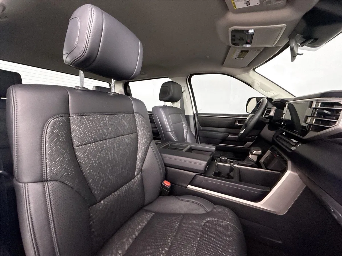 2023 Toyota Tundra SR5 thumbnail 38