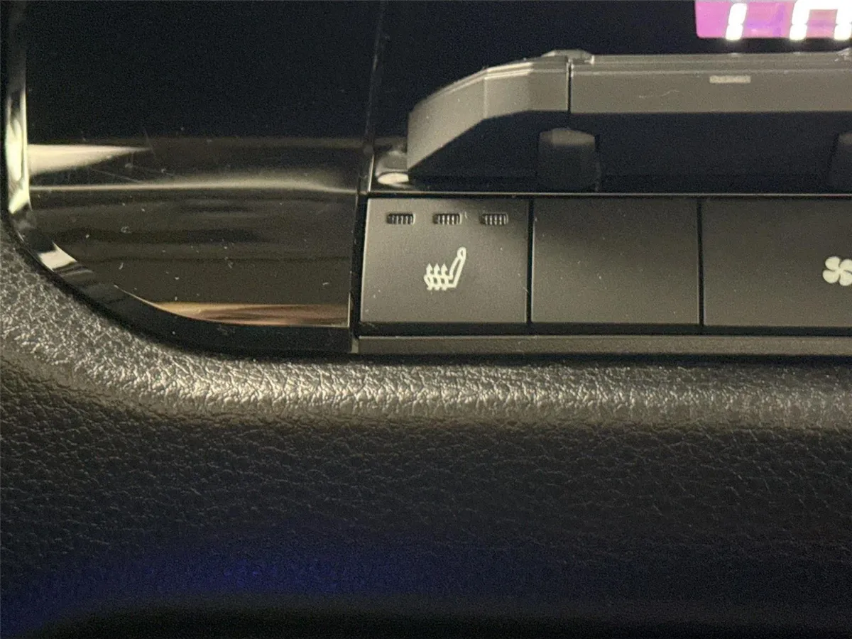 2023 Toyota Tundra SR5 thumbnail 8