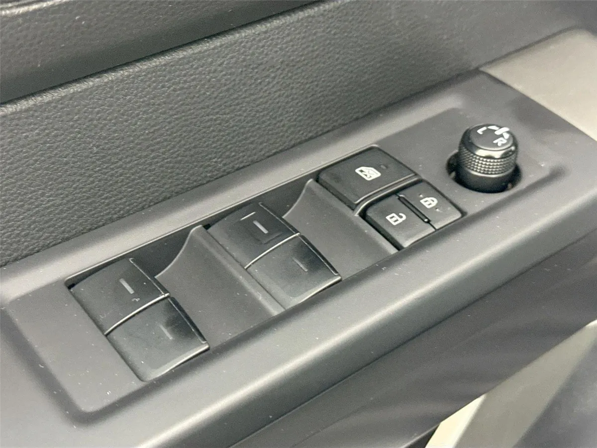 2023 Toyota Tundra SR5 thumbnail 26