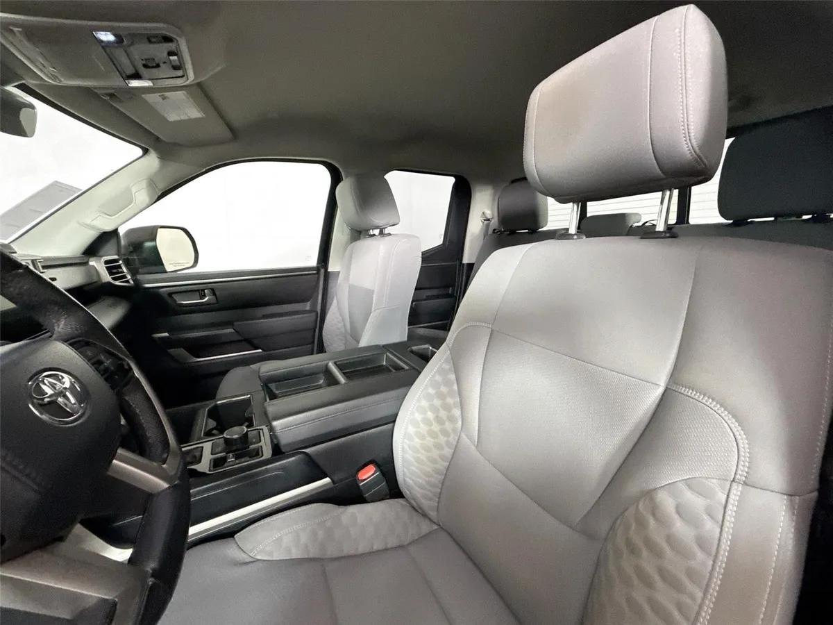2023 Toyota Tundra SR5 thumbnail 3