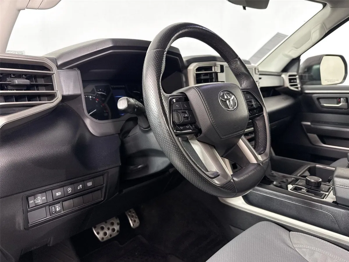 2023 Toyota Tundra SR5 thumbnail 4